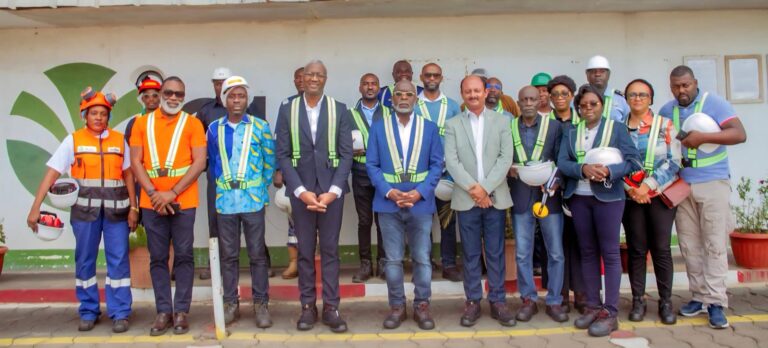 Visite du Ministre de l&rsquo;Industrie et de la Transformation Locale, Me Lubin NTOUTOUME au complexe Industriel Olam Palm Gabon a Lambarene