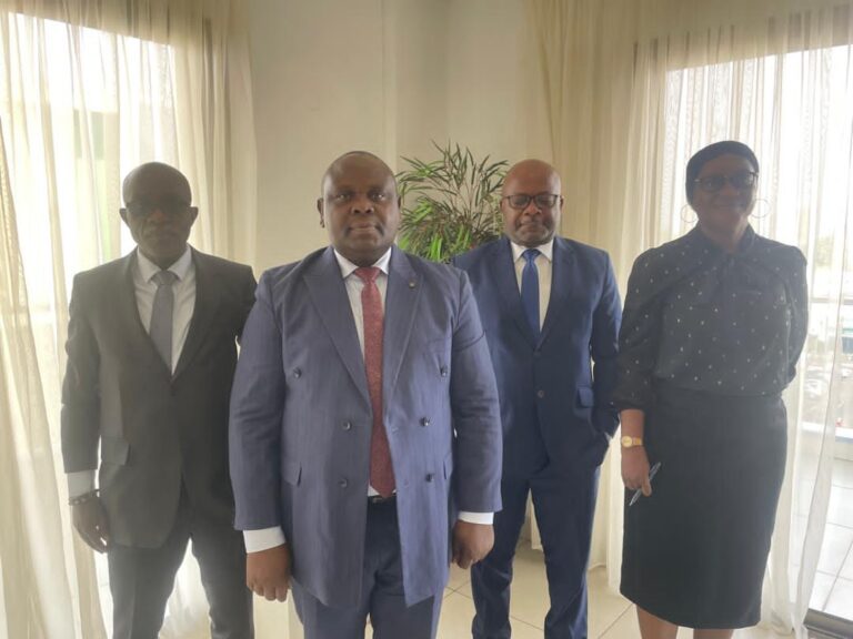 Rencontre du Secretaire General de l&rsquo;Industrie et de la Transformation Locale,Me Mouiry Mesmin  avec deux(2) Direction General du Ministere